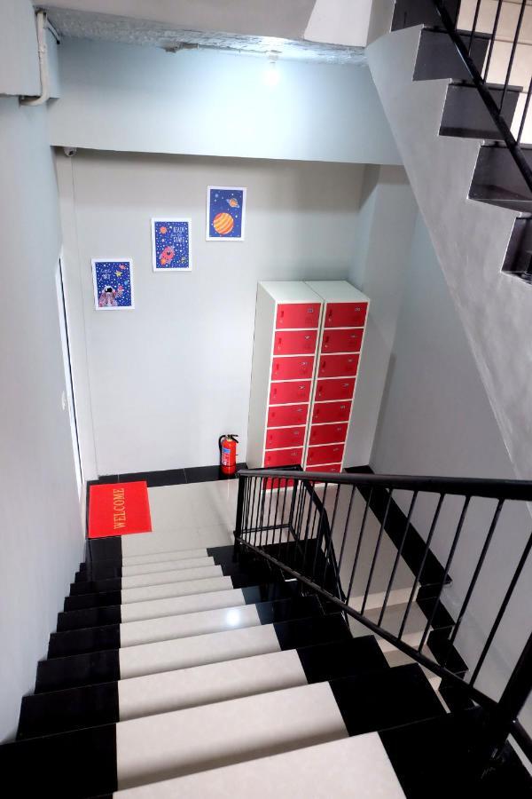 Reddoorz Hostel @ Capsule Inn Medan Zewnętrze zdjęcie