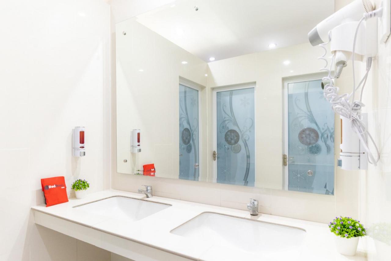 Reddoorz Hostel @ Capsule Inn Medan Zewnętrze zdjęcie