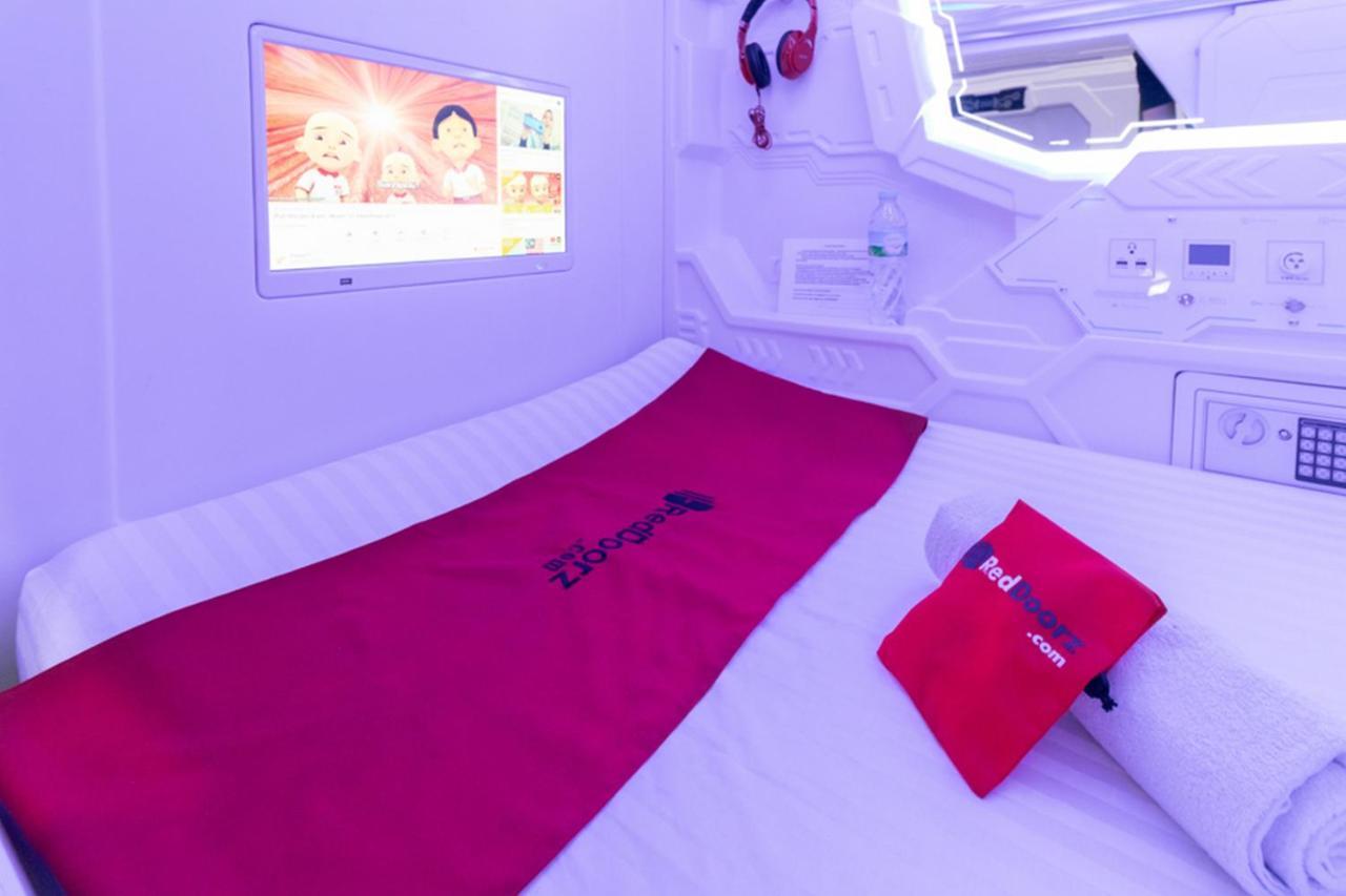 Reddoorz Hostel @ Capsule Inn Medan Zewnętrze zdjęcie