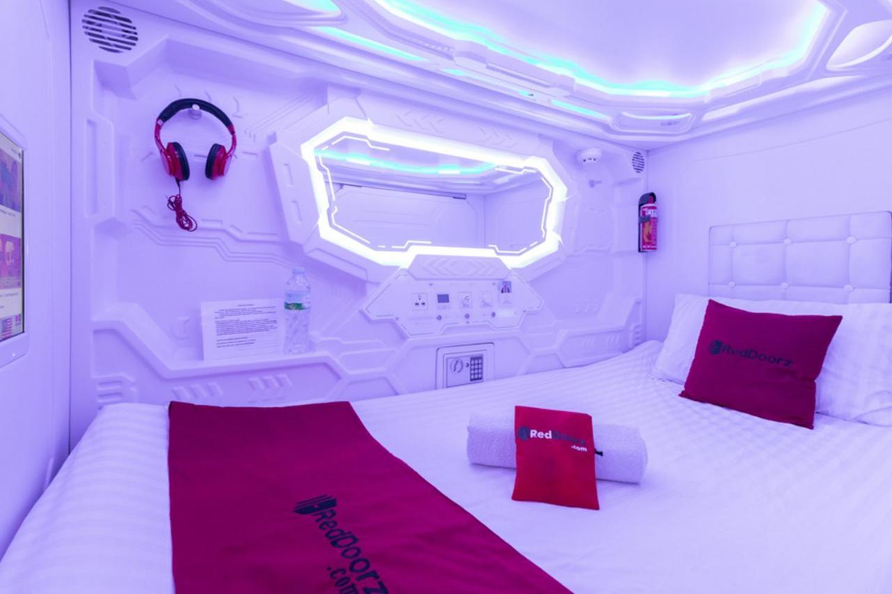 Reddoorz Hostel @ Capsule Inn Medan Zewnętrze zdjęcie