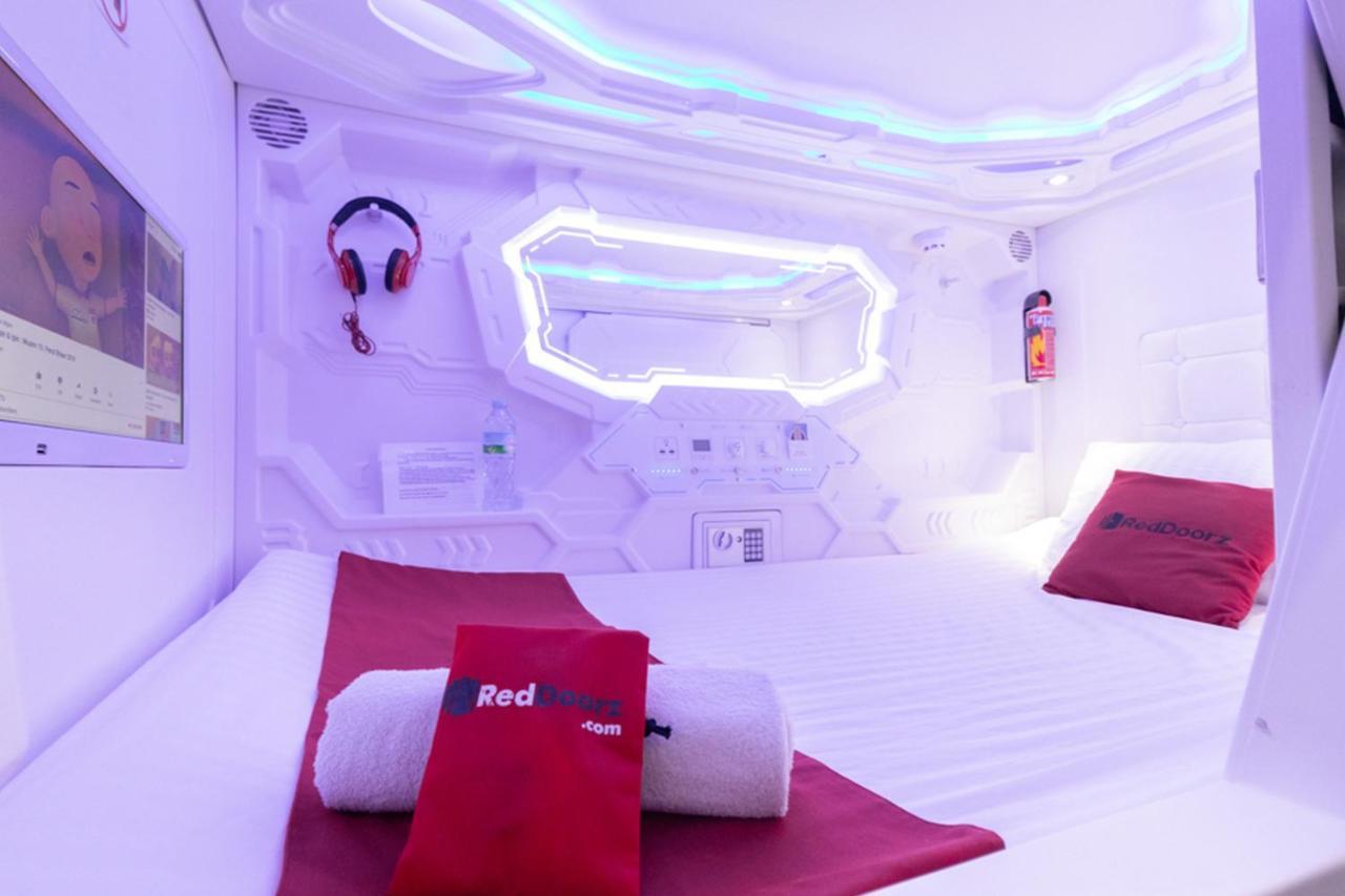 Reddoorz Hostel @ Capsule Inn Medan Zewnętrze zdjęcie