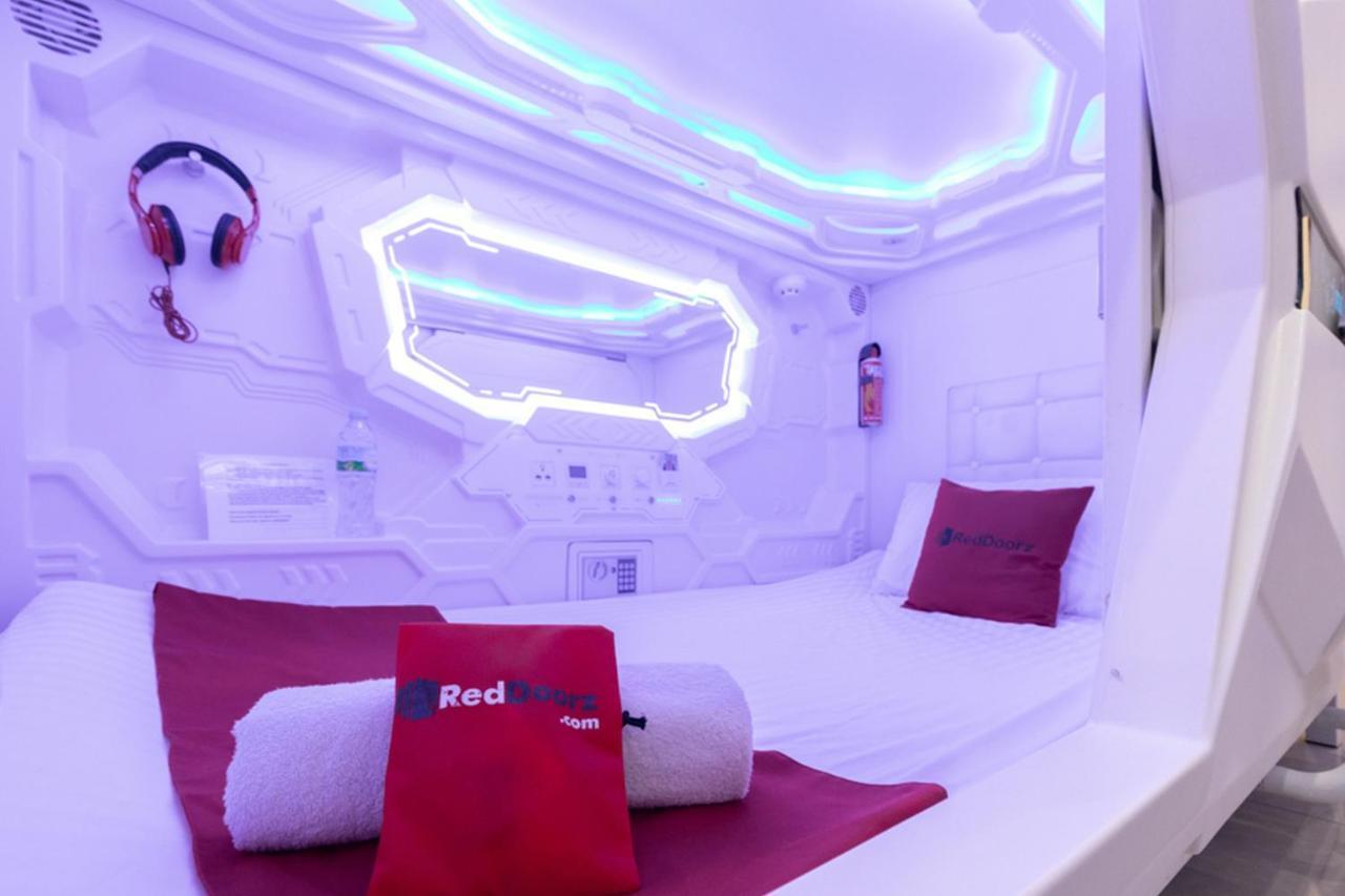 Reddoorz Hostel @ Capsule Inn Medan Zewnętrze zdjęcie